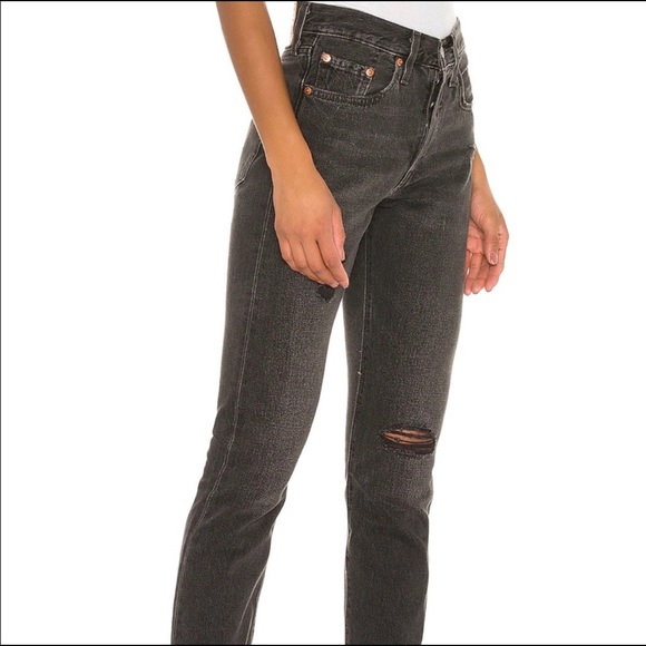 Levi’s 501 Skinny in Black Stick - Picture 5 of 10